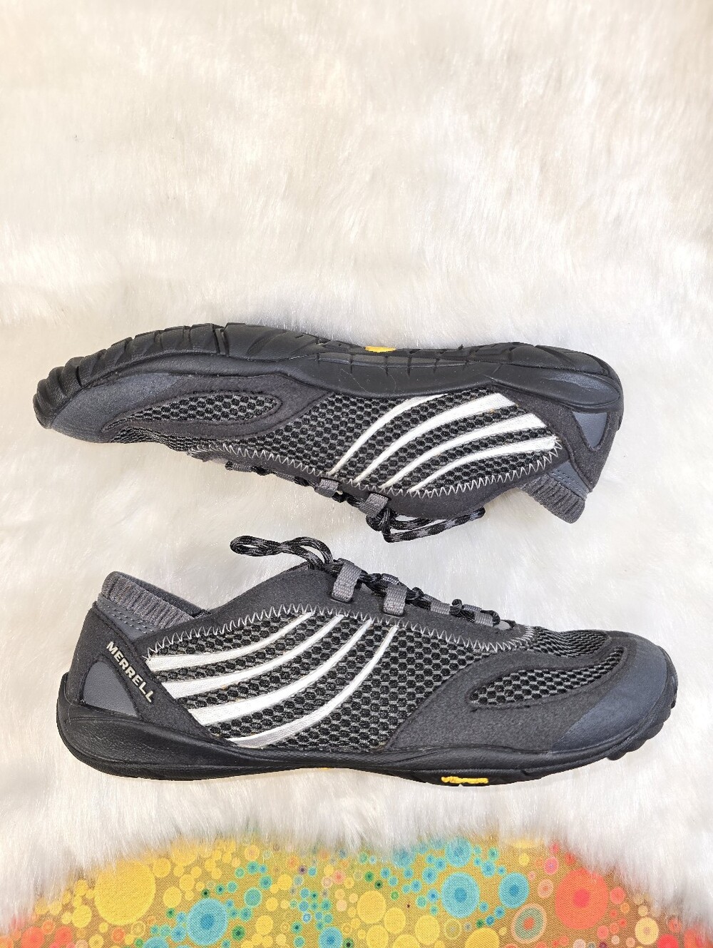 Merrell Pace Glove Black and White Women’s Minimalist Sneakers Size 7.5